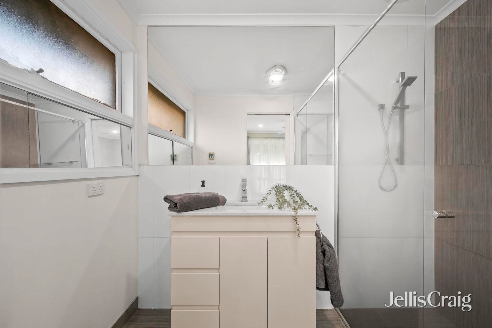 18 Eastwood Crescent, Mooroolbark image 14