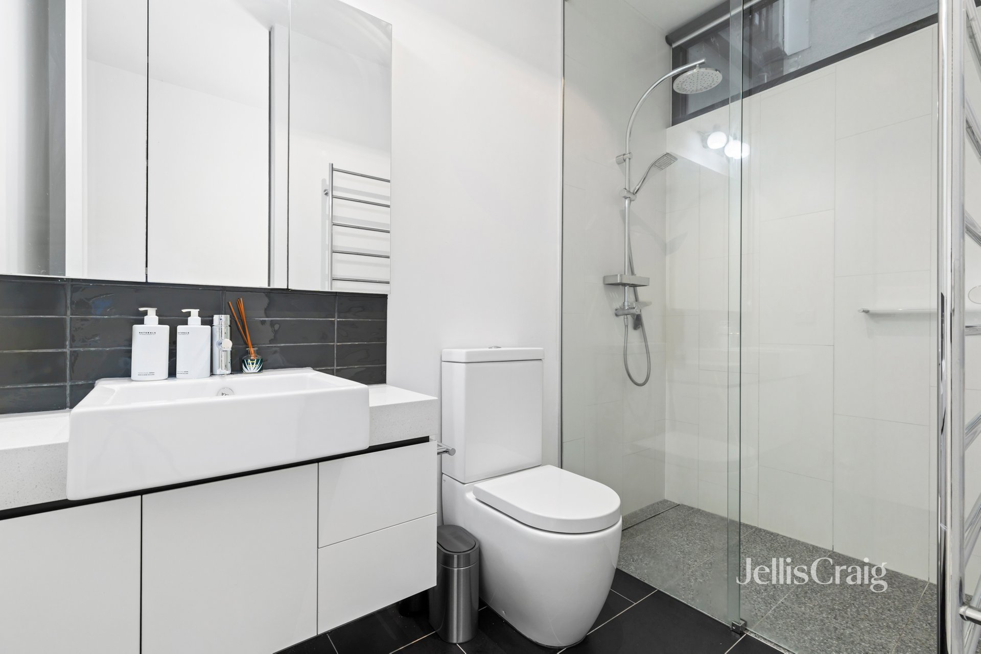 1/8 Egan Street, Richmond image 8