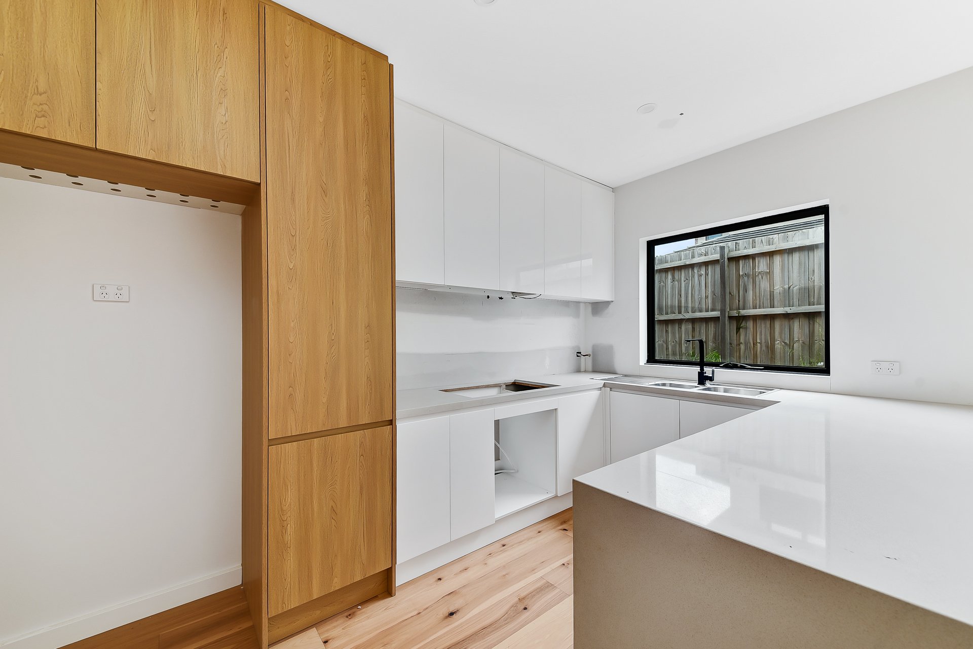 1/8 Elizabeth Court, Rowville image 2