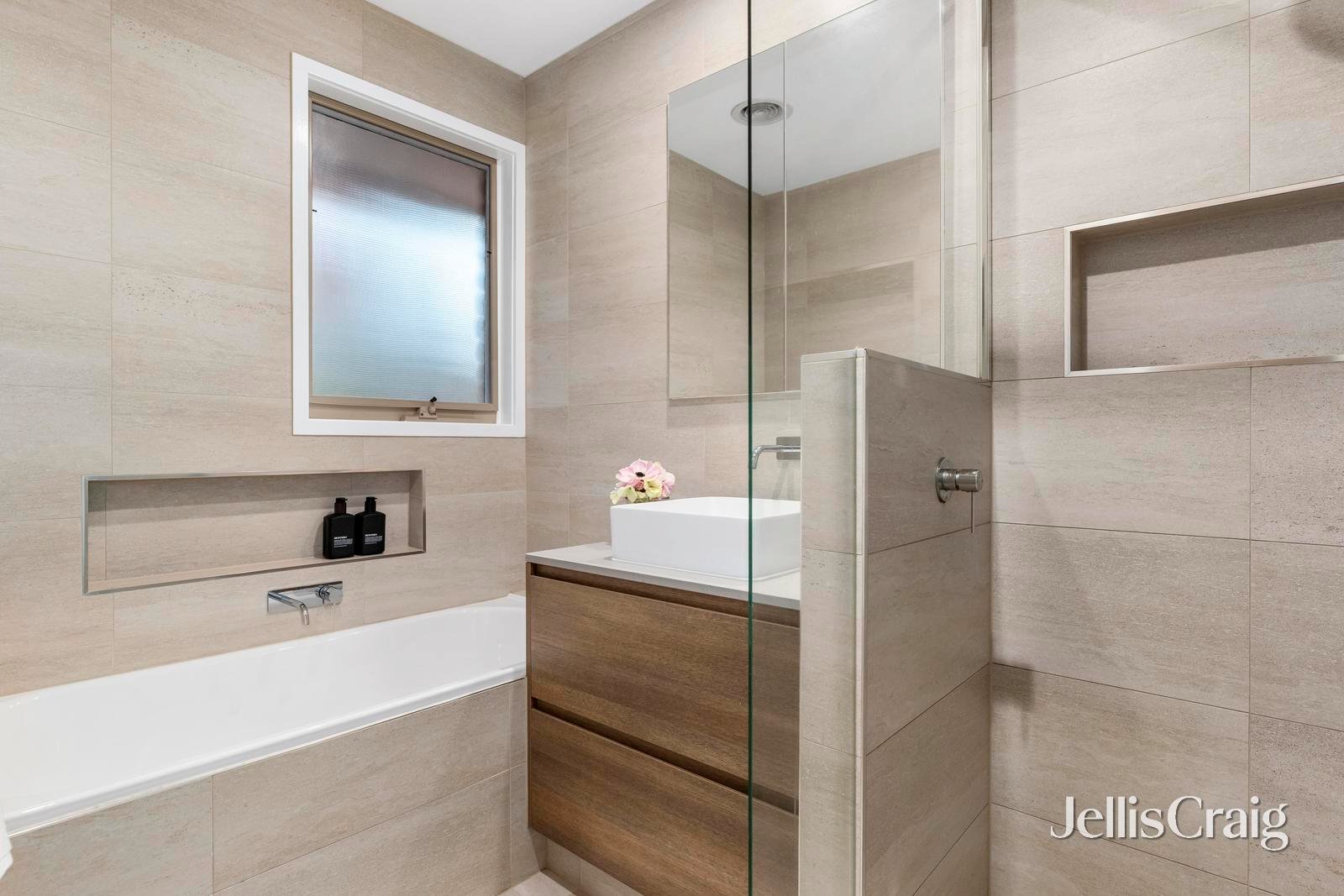 18 Ellenvale Drive, Narre&nbsp;Warren image 7