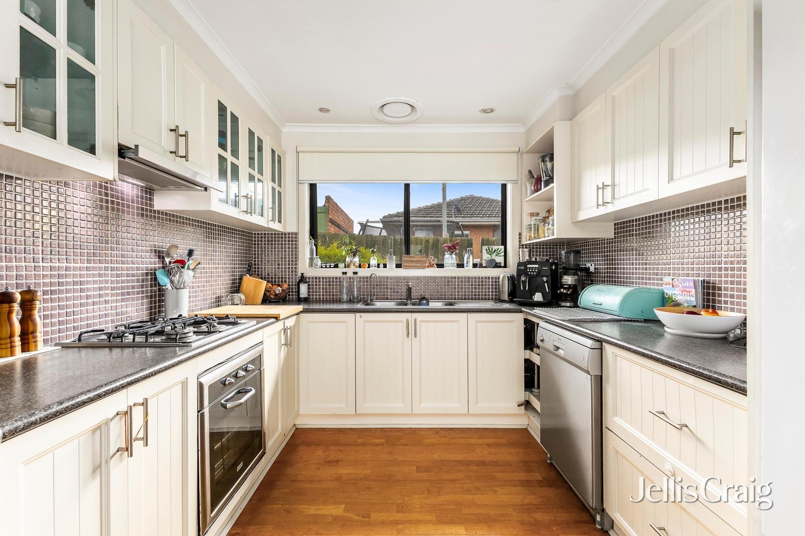 18 Everingham Road, Altona Meadows image 2