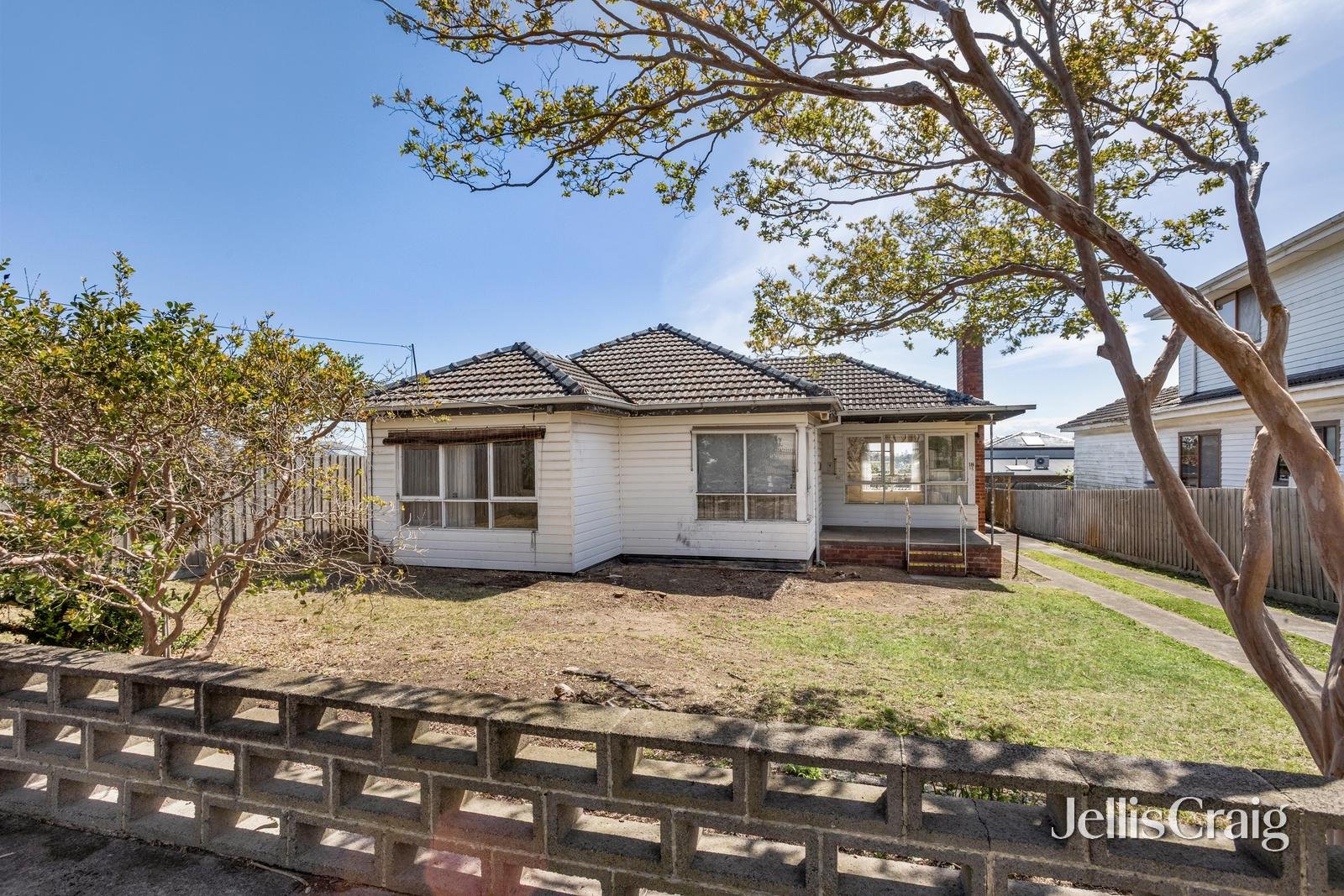 18 Finch Street, Burwood image 1