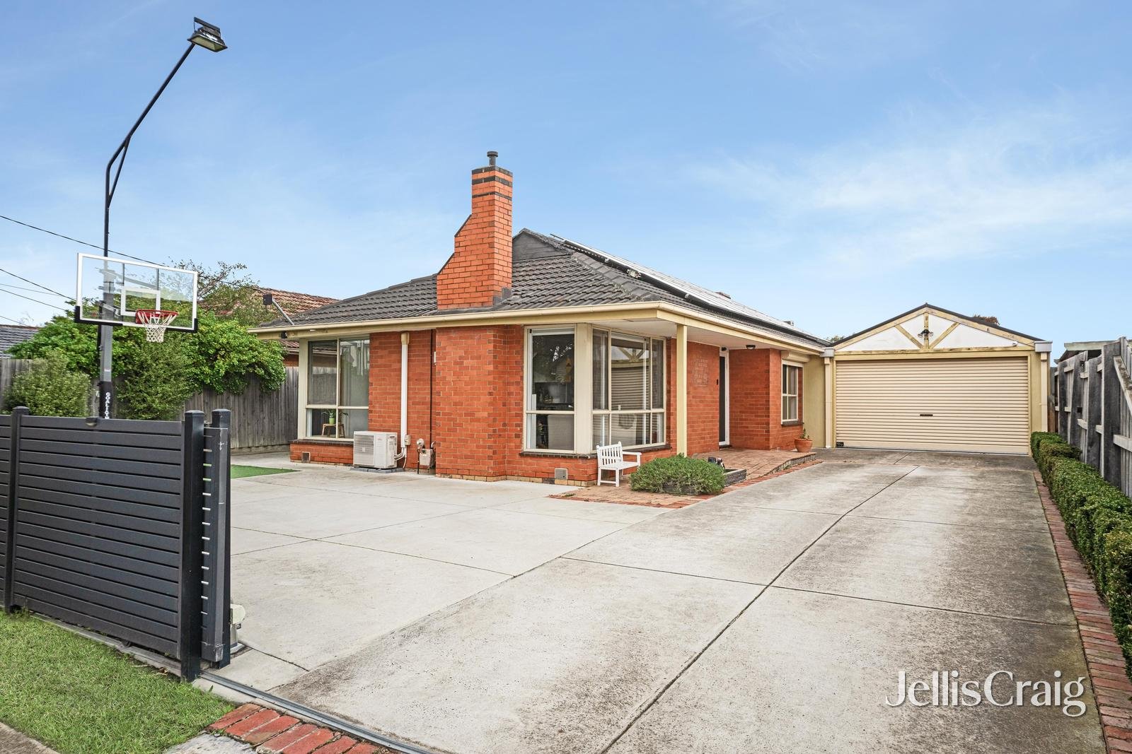 18 First Avenue, Chelsea Heights image 1