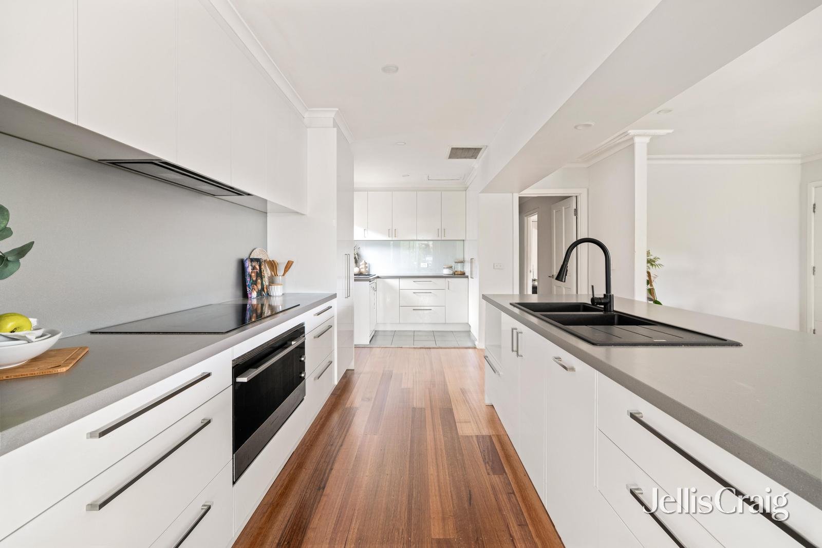 18 First Avenue, Chelsea Heights image 4