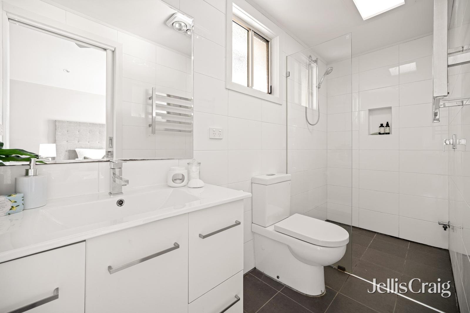 18 First Avenue, Chelsea Heights image 9