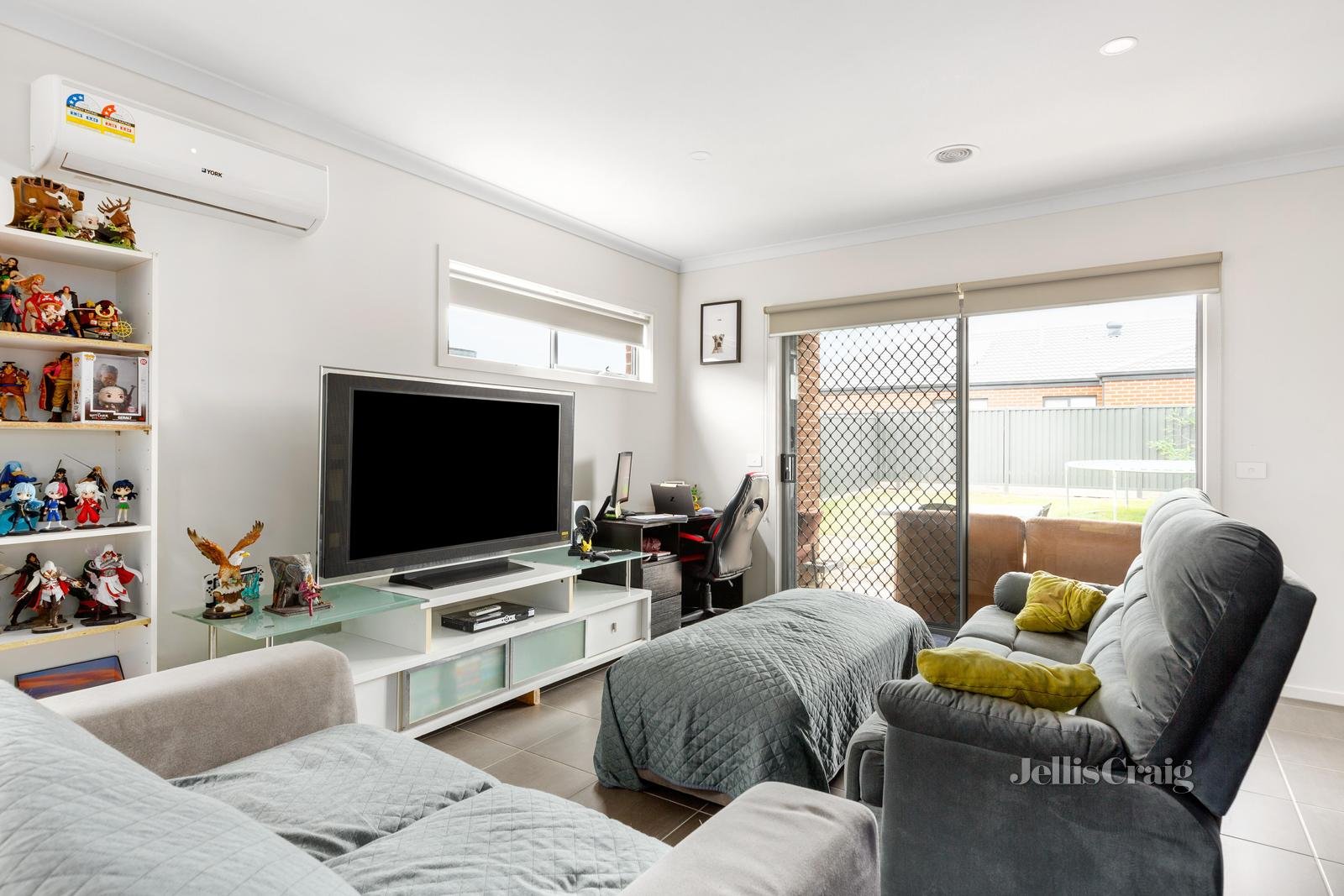 18 Flewin Avenue, Miners Rest image 5