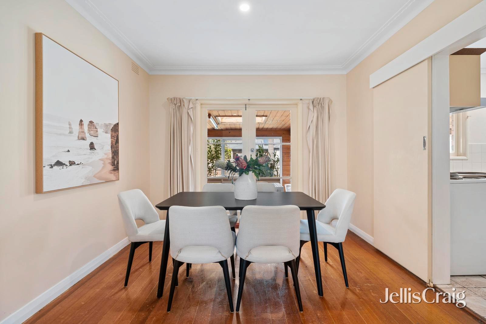 18 Folkestone Road, Glen&nbsp;Waverley image 5