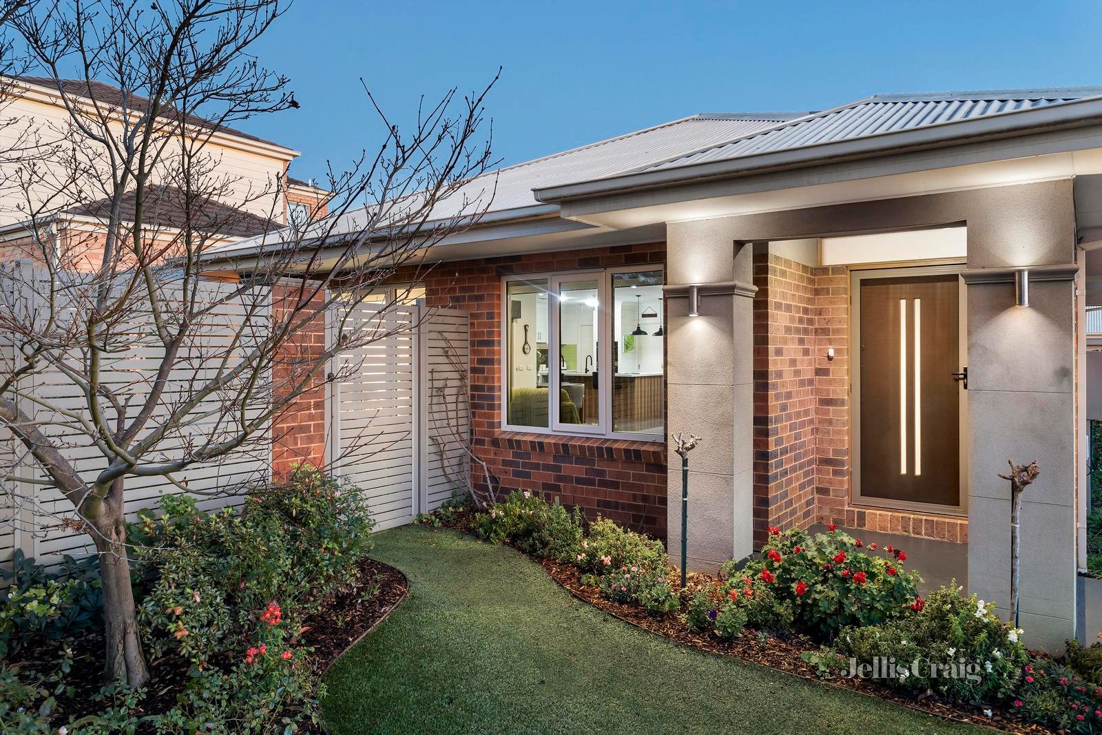 1/8 Franklin Road, Doncaster East image 2