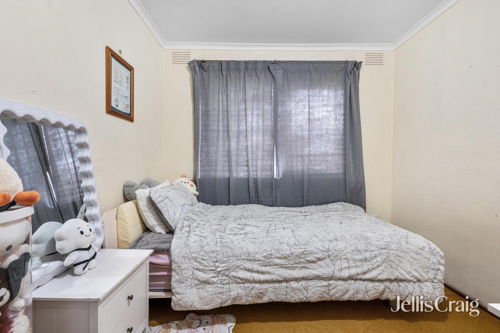 18 Gauntlet Avenue, Glen Waverley image 5