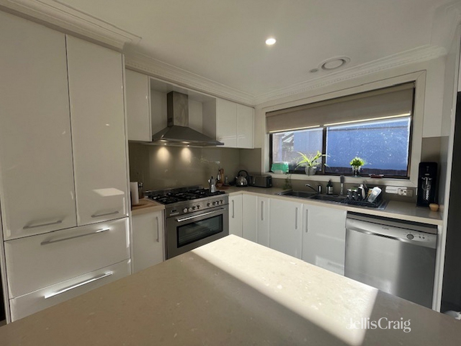 18 Gillingham Street, Preston image 1