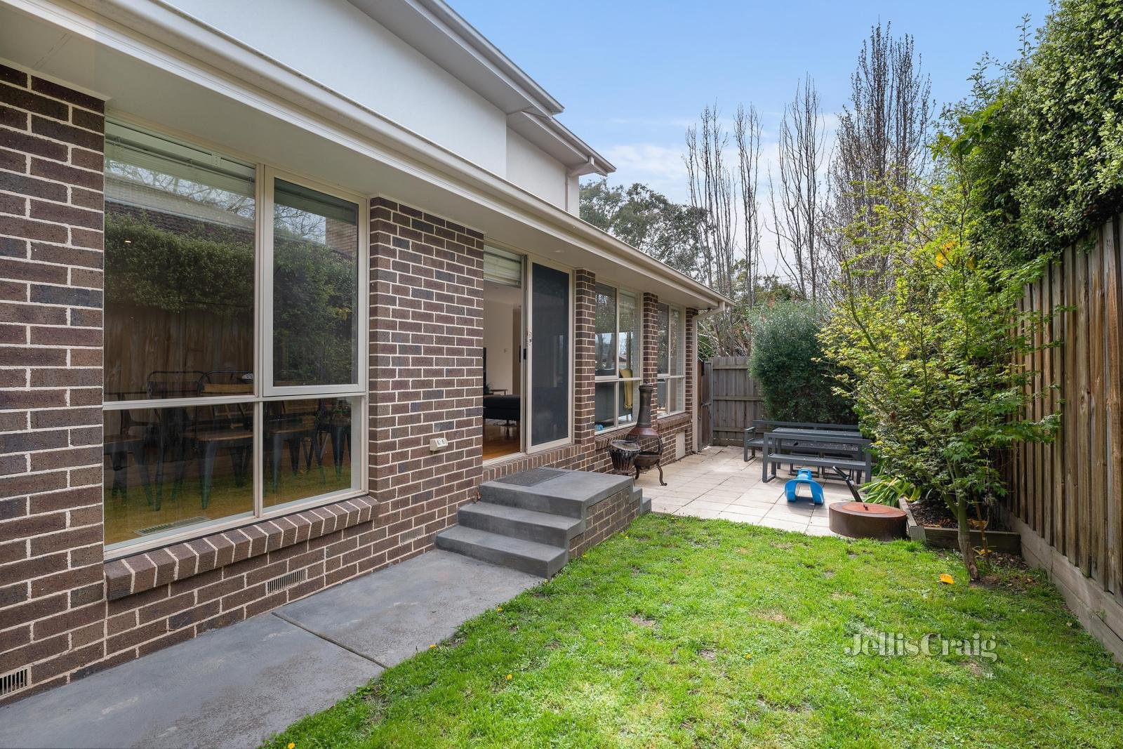 1/8 Glen Ebor Avenue, Blackburn image 7