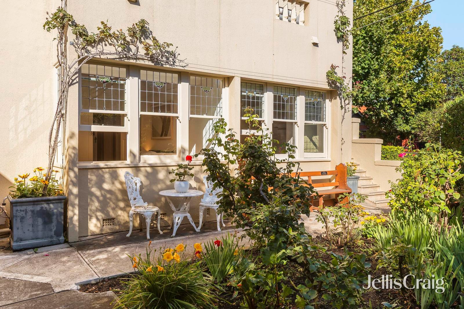 1/8 Glen Huntly Road, Elwood image 1