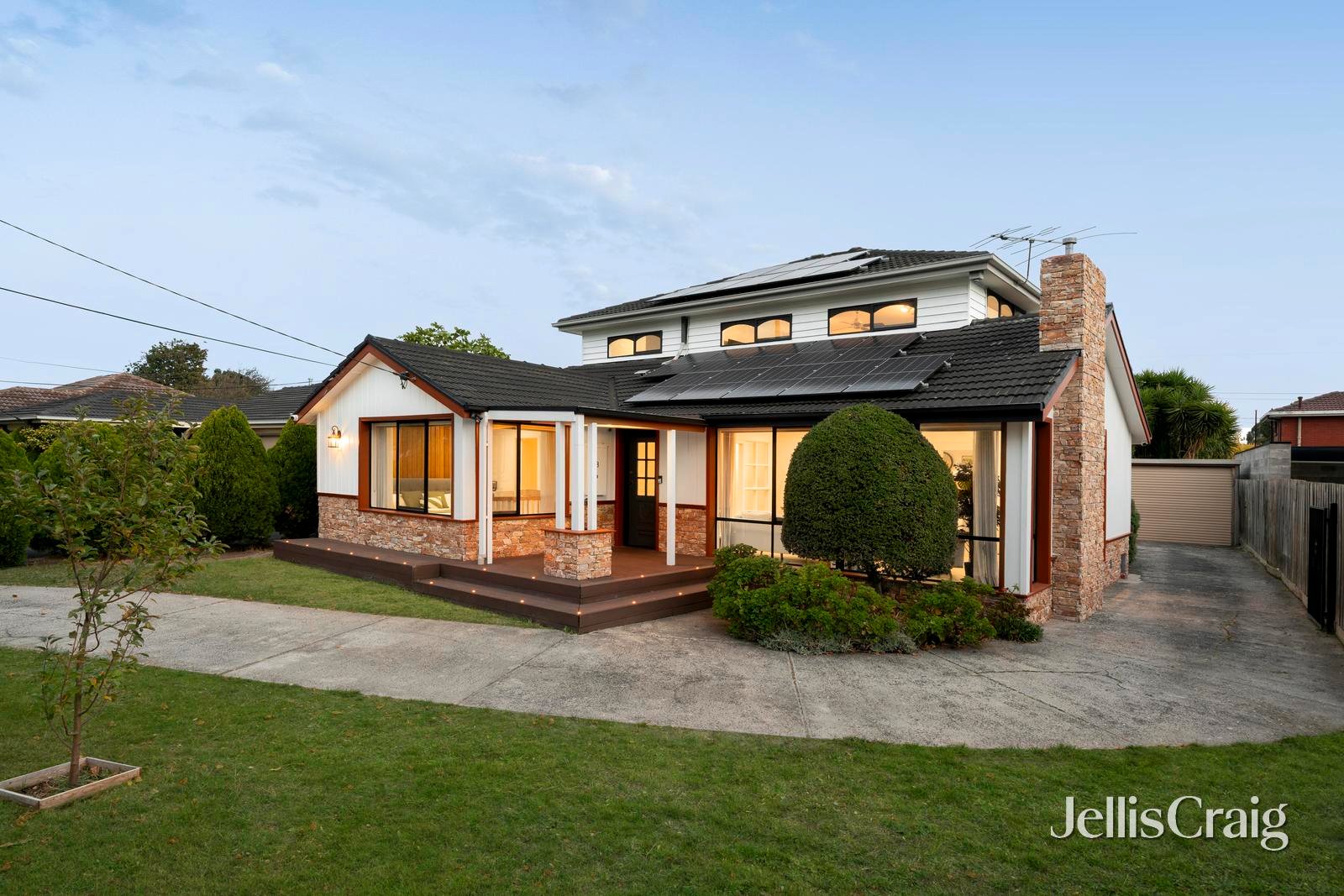 18 Glengariff Drive, Mulgrave image 1