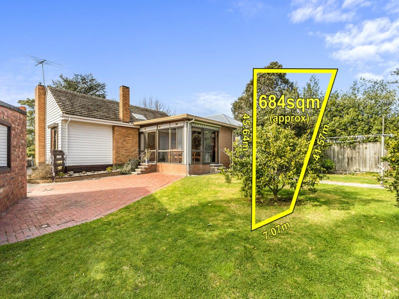 18 Glenice Avenue, Blackburn South image 2