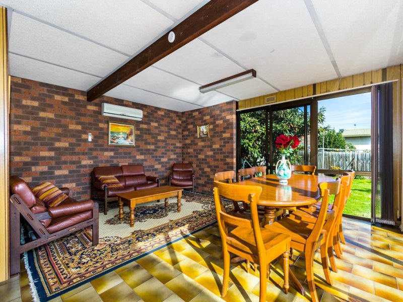 18 Glenice Avenue, Blackburn South image 5