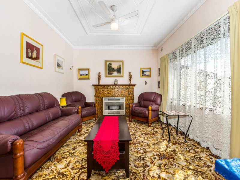 18 Glenice Avenue, Blackburn South image 6