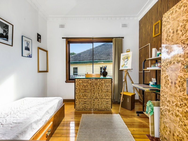 18 Glenice Avenue, Blackburn South image 8