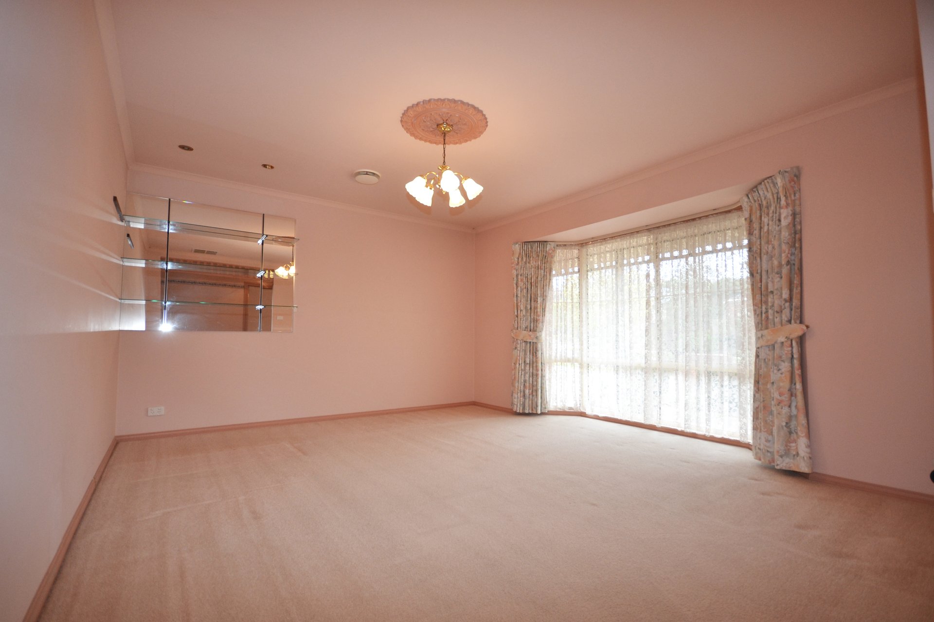 18 Goldentree Drive, Chirnside Park image 2