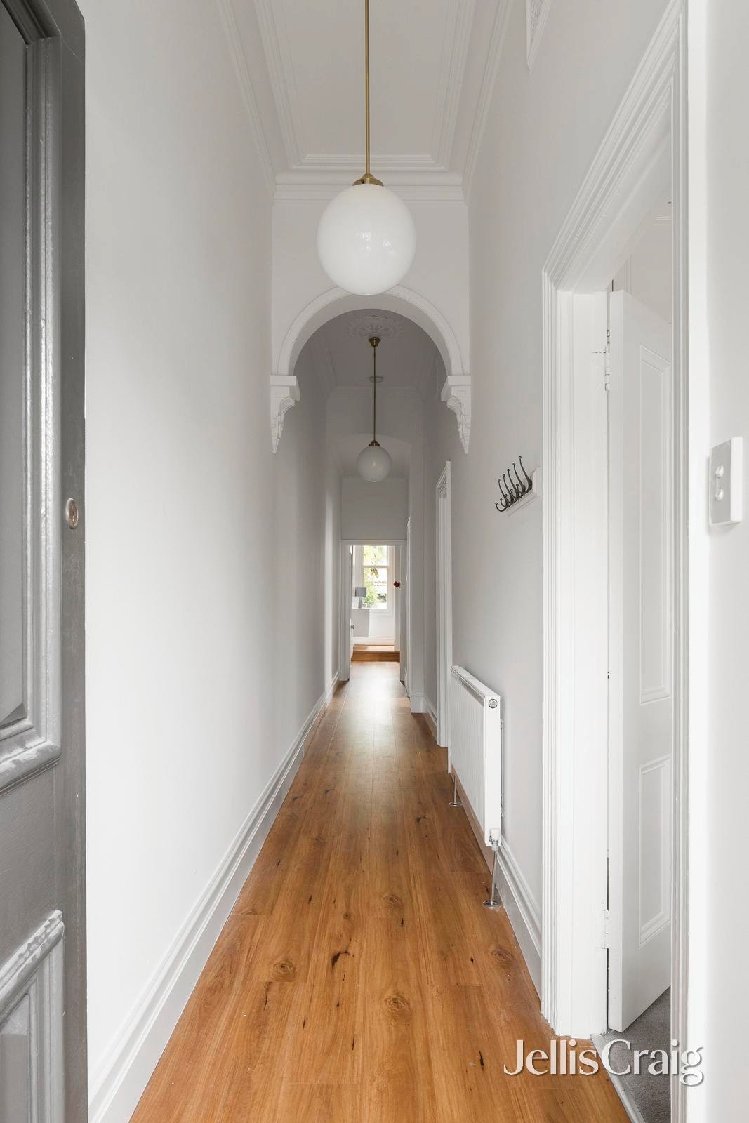 18 Gordon Grove, Northcote image 2