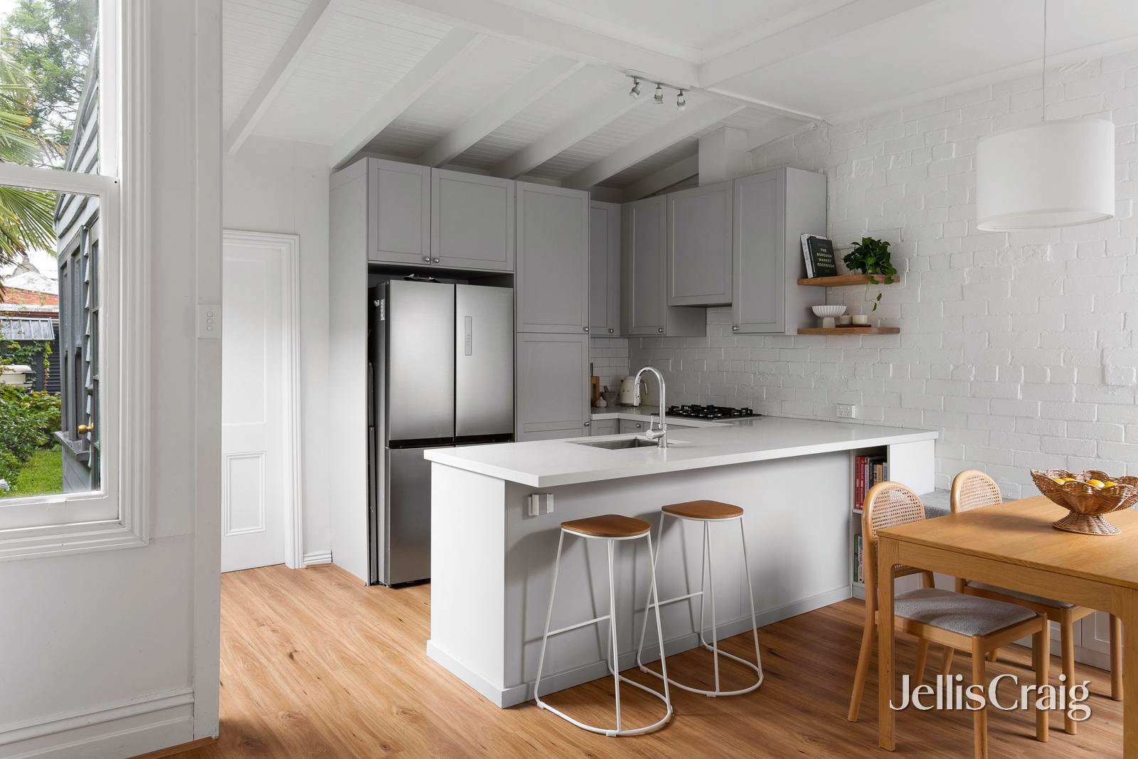 18 Gordon Grove, Northcote image 5