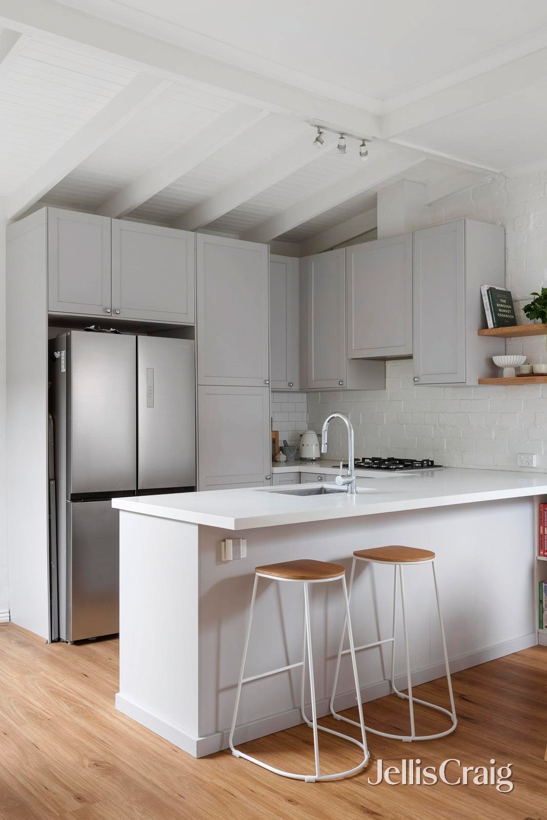 18 Gordon Grove, Northcote image 6