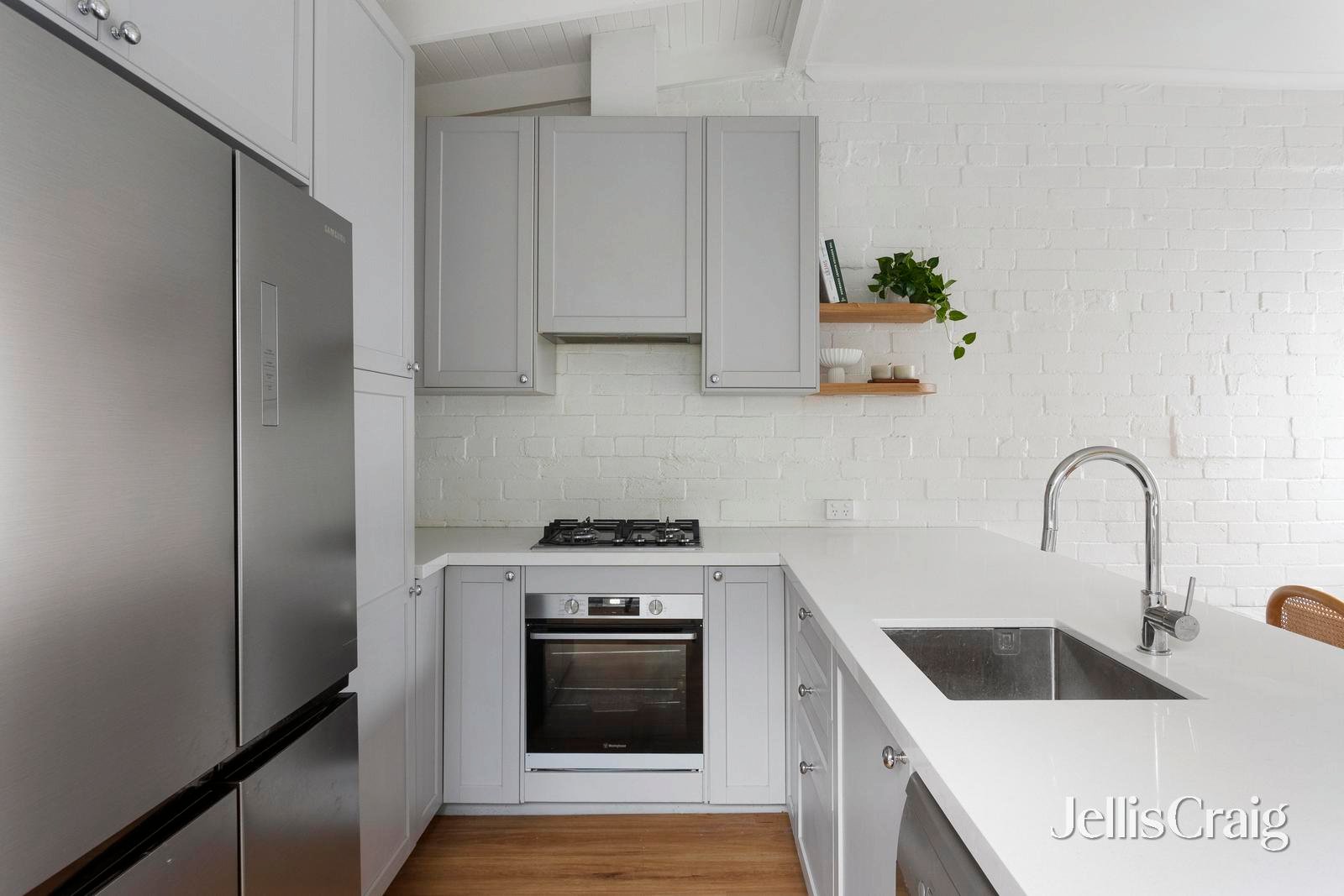 18 Gordon Grove, Northcote image 11