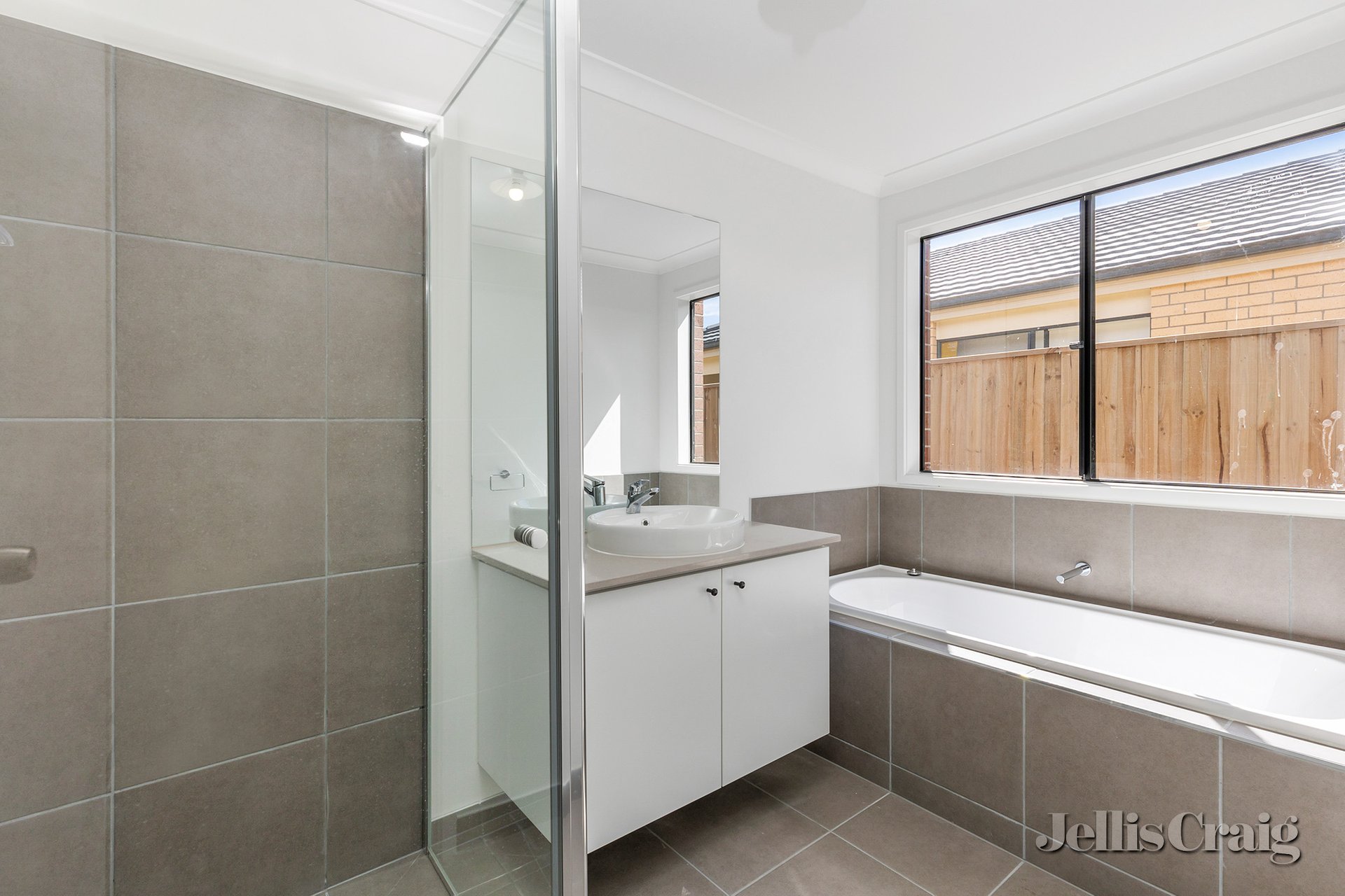 18 Grassy Street, Winter&nbsp;Valley image 5