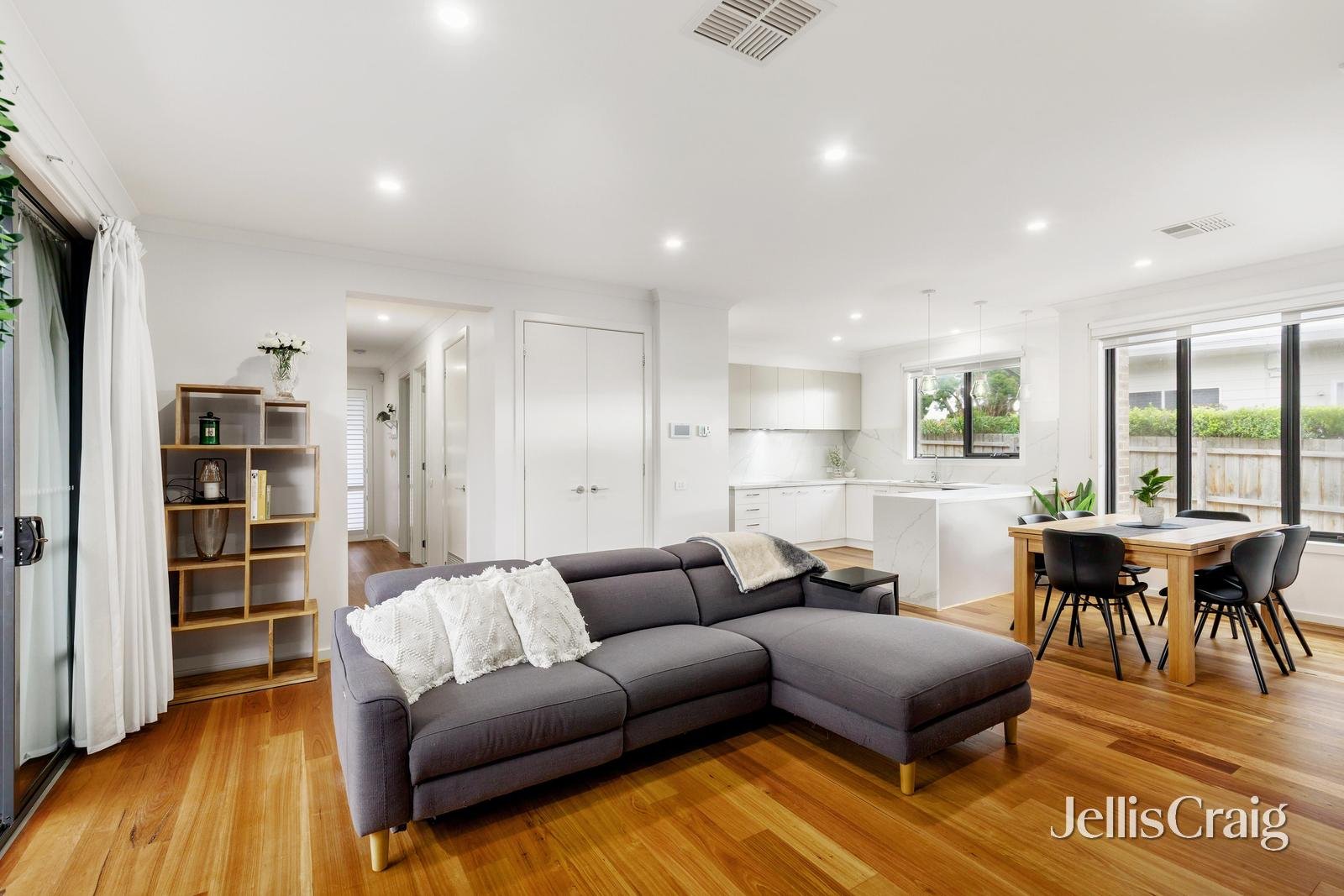 1/8 Havelock Street, Burwood image 2