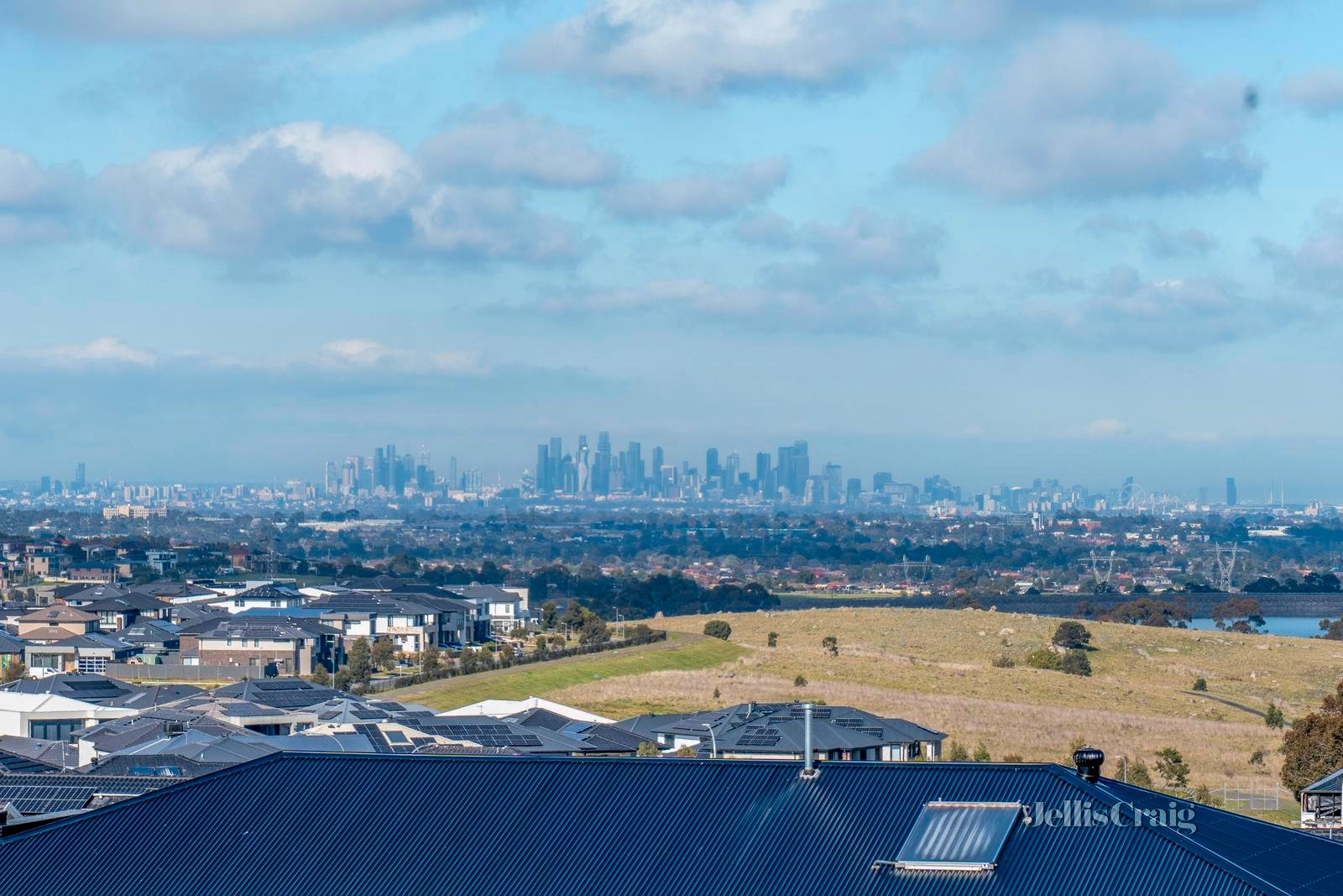 18 Hawkstowe Crescent, Greenvale image 4