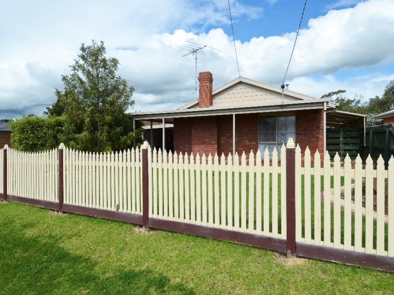 18 Henderson Drive, Lara image 2