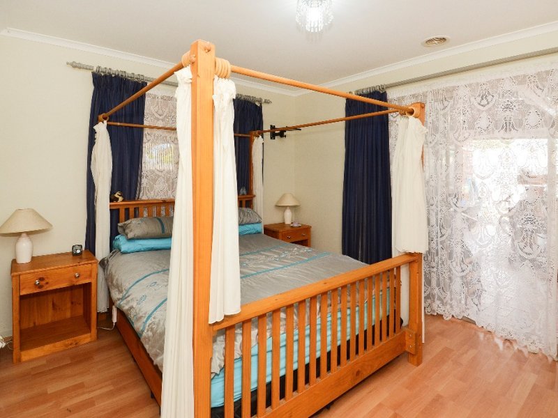 18 Henderson Drive, Lara image 8