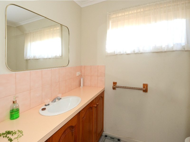 18 Henderson Drive, Lara image 10