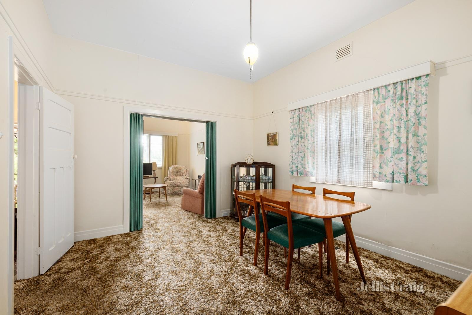 18 Hertford Crescent, Balwyn image 5