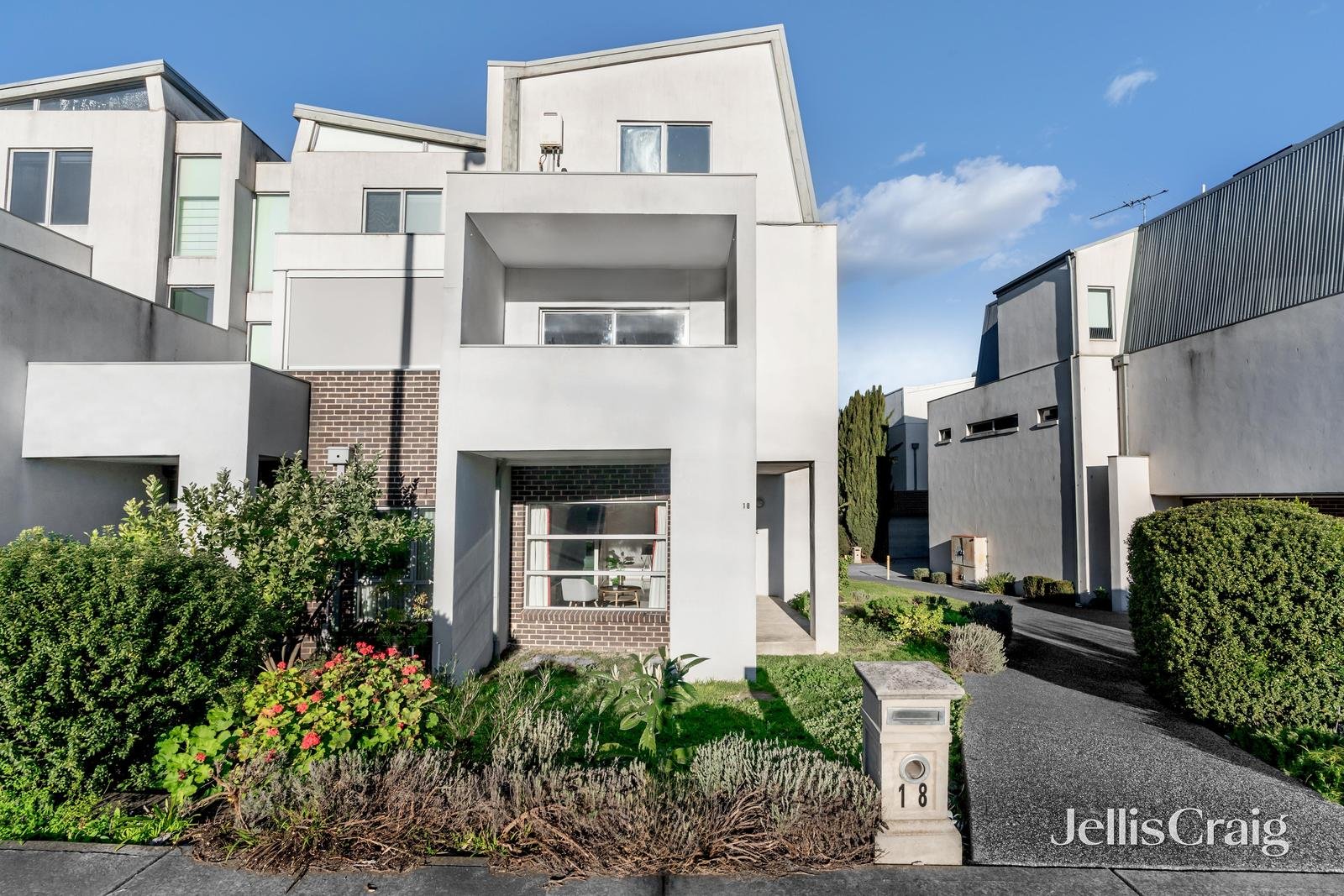 18 High Street, Doncaster image 1