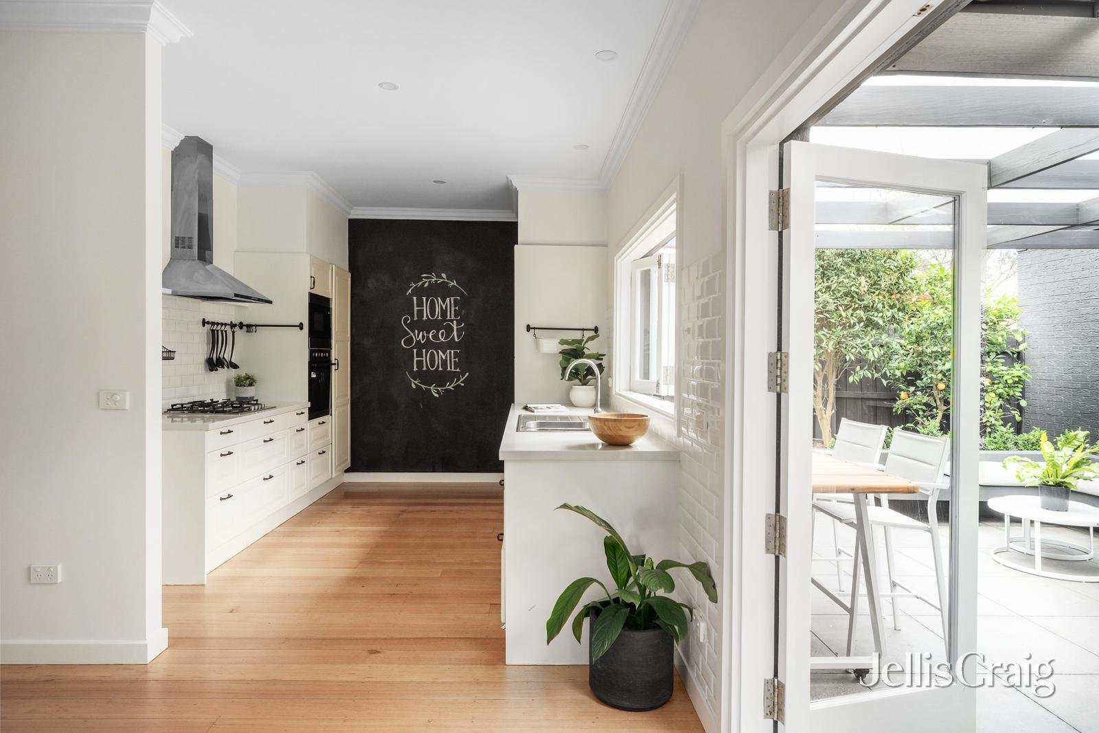 1/8 Hill Street, Bentleigh East image 5