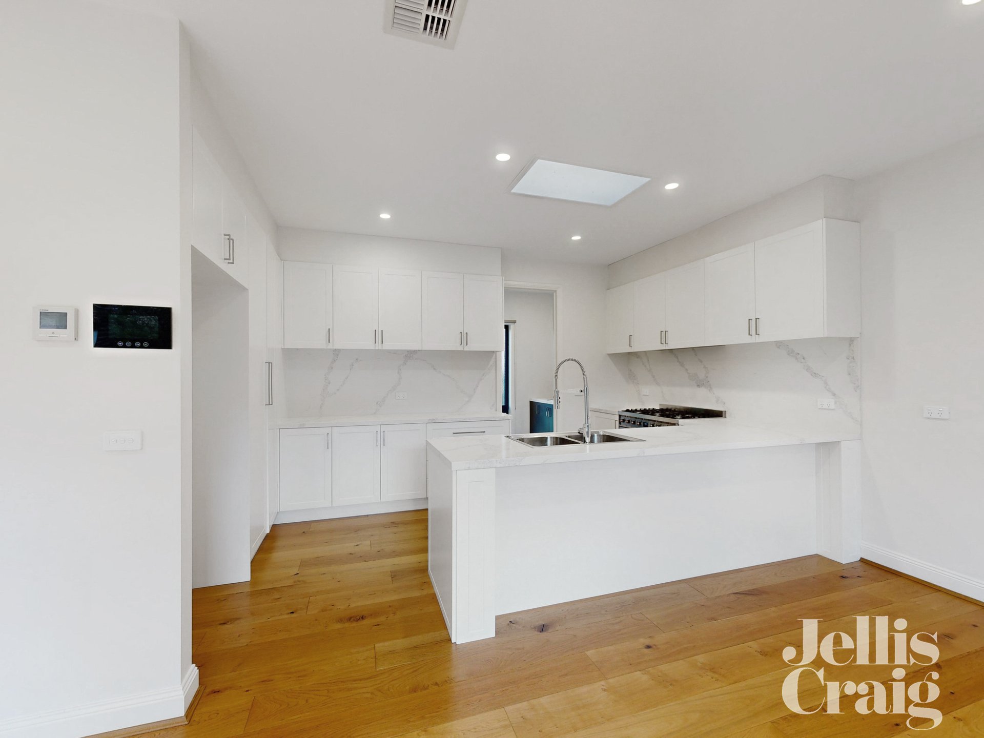 18 Hillside Crescent, Blackburn image 5