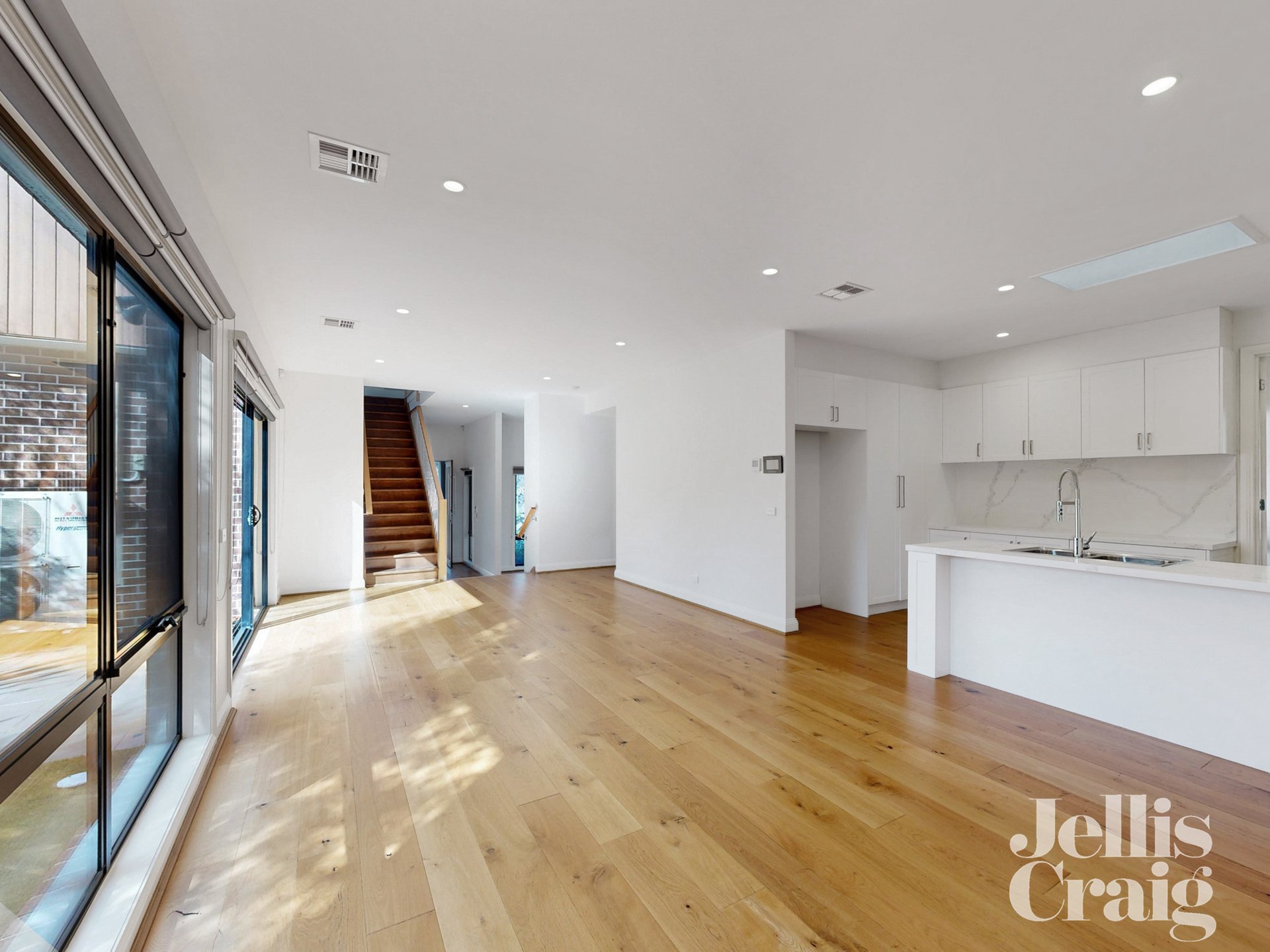 18 Hillside Crescent, Blackburn image 6