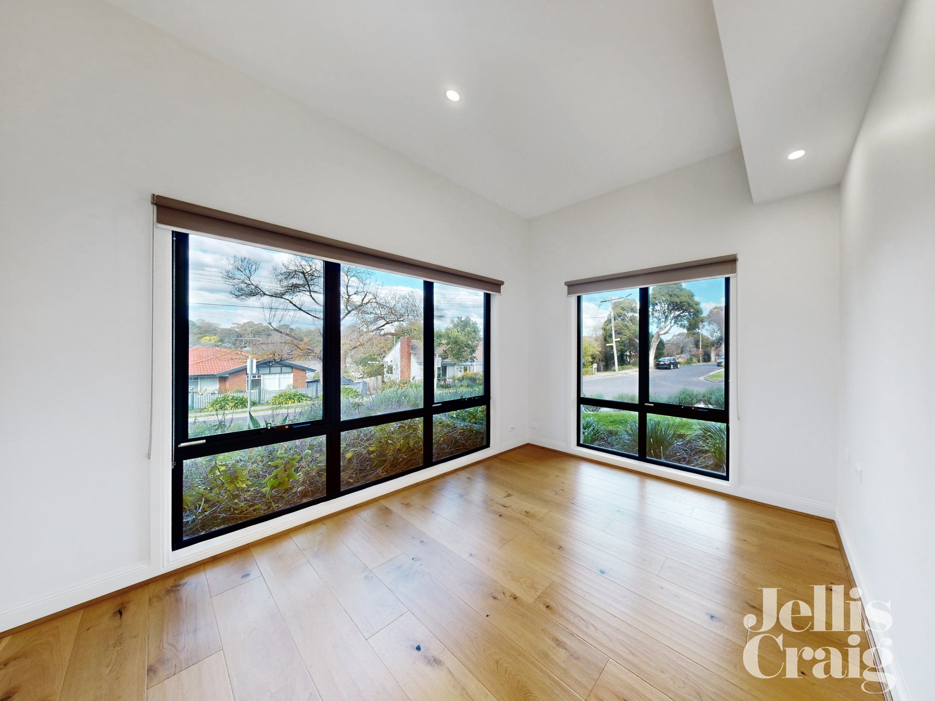 18 Hillside Crescent, Blackburn image 2