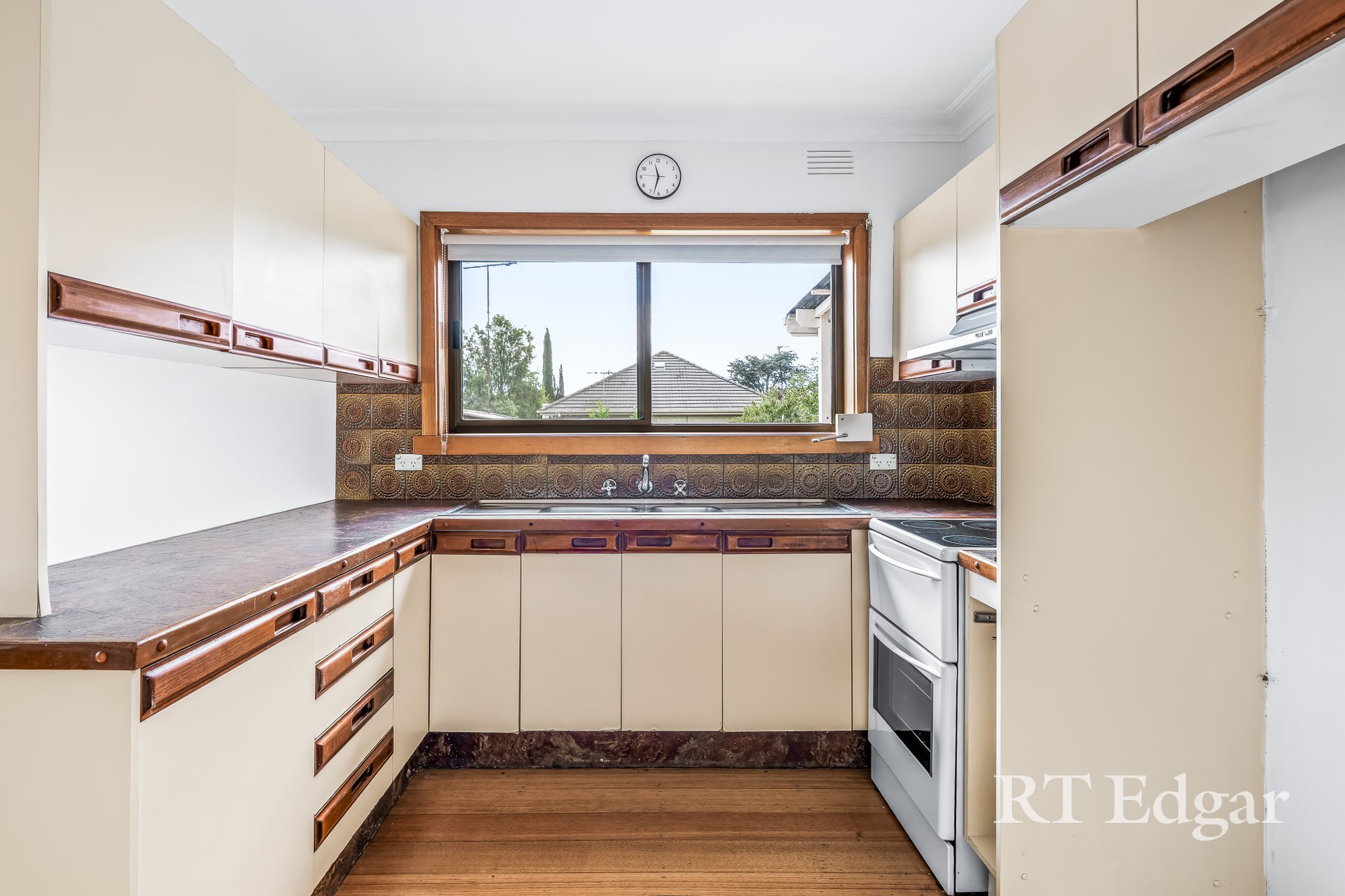 Property Gallery Thumbnail 3