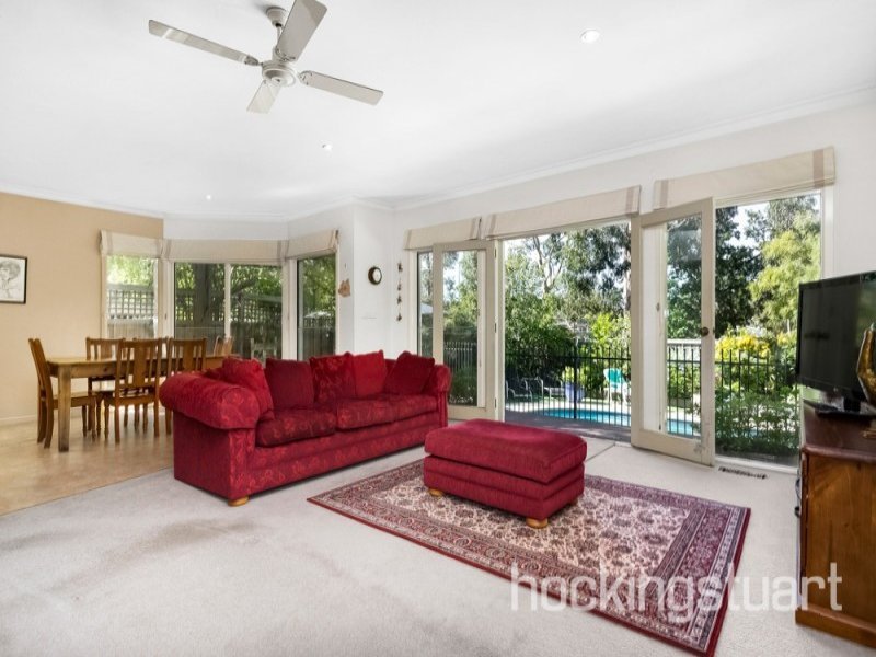 18 Hood Street, Balwyn North image 1