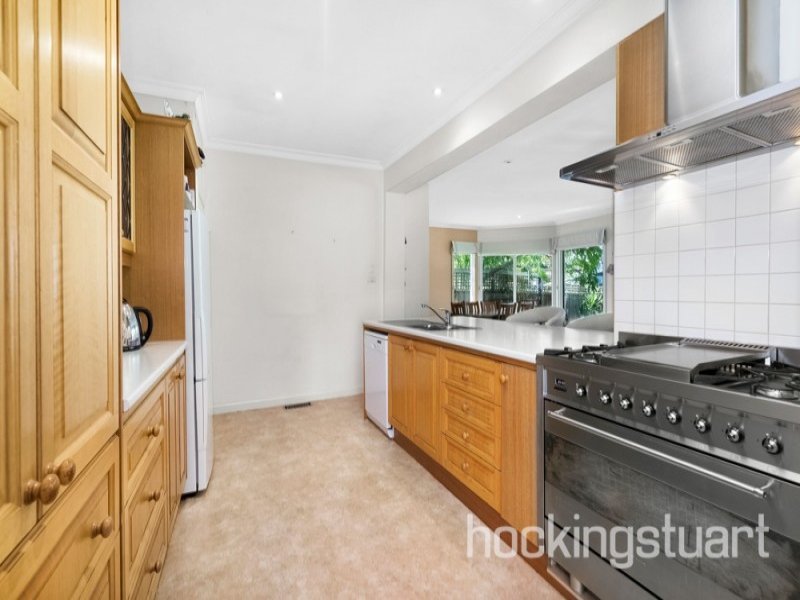 18 Hood Street, Balwyn North image 4
