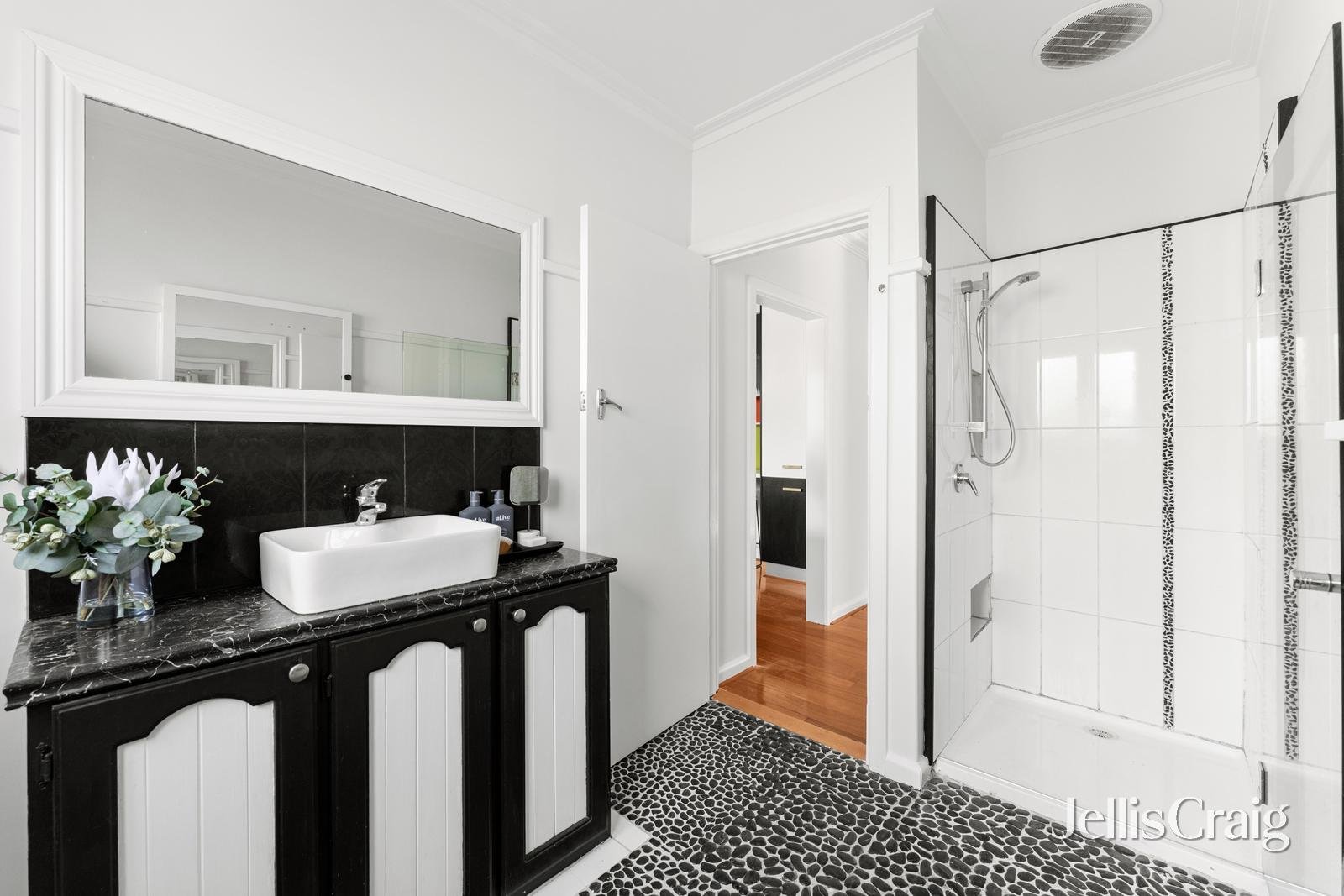 18 Hopetoun Street, Ballarat East image 9