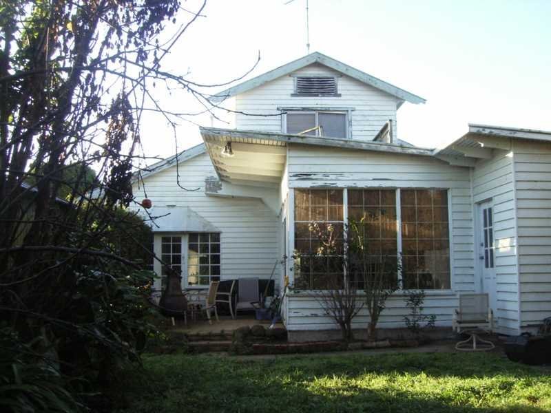18 Humble Street, East Geelong image 3