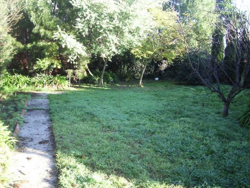 18 Humble Street, East Geelong image 5