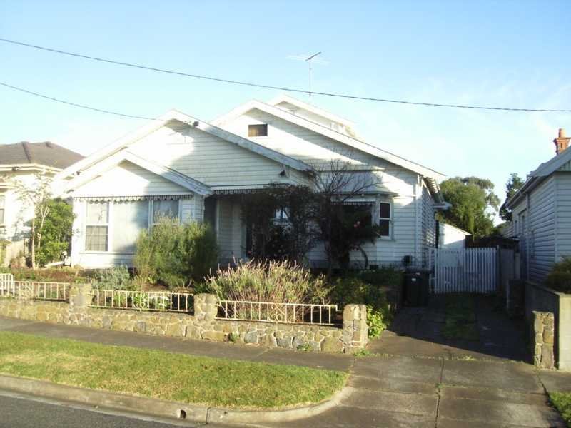 18 Humble Street, East Geelong image 7