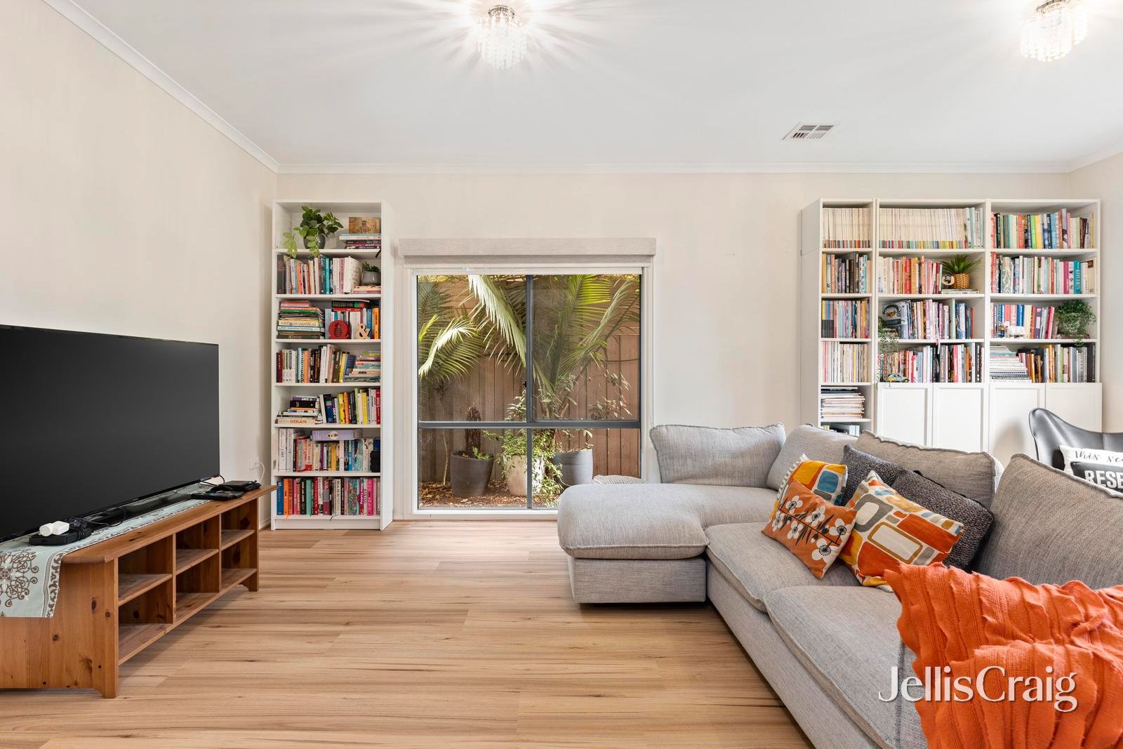 18 Huntingdale Court, Rowville image 2