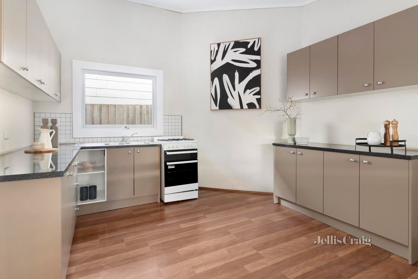 18 Huntly Street, Moonee Ponds image 8