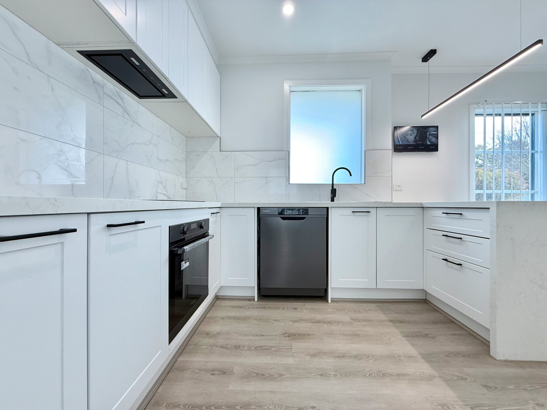 1/8 Ireland Avenue, Doncaster East image 3