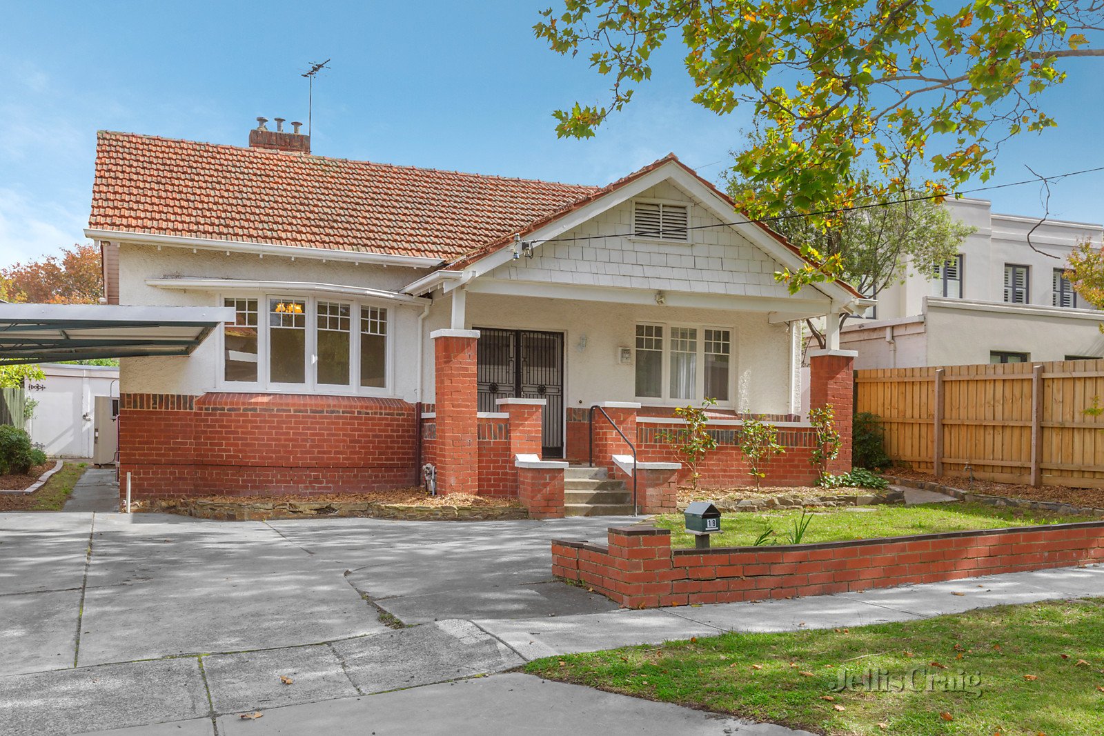 18 Iris Road, Glen Iris image 1