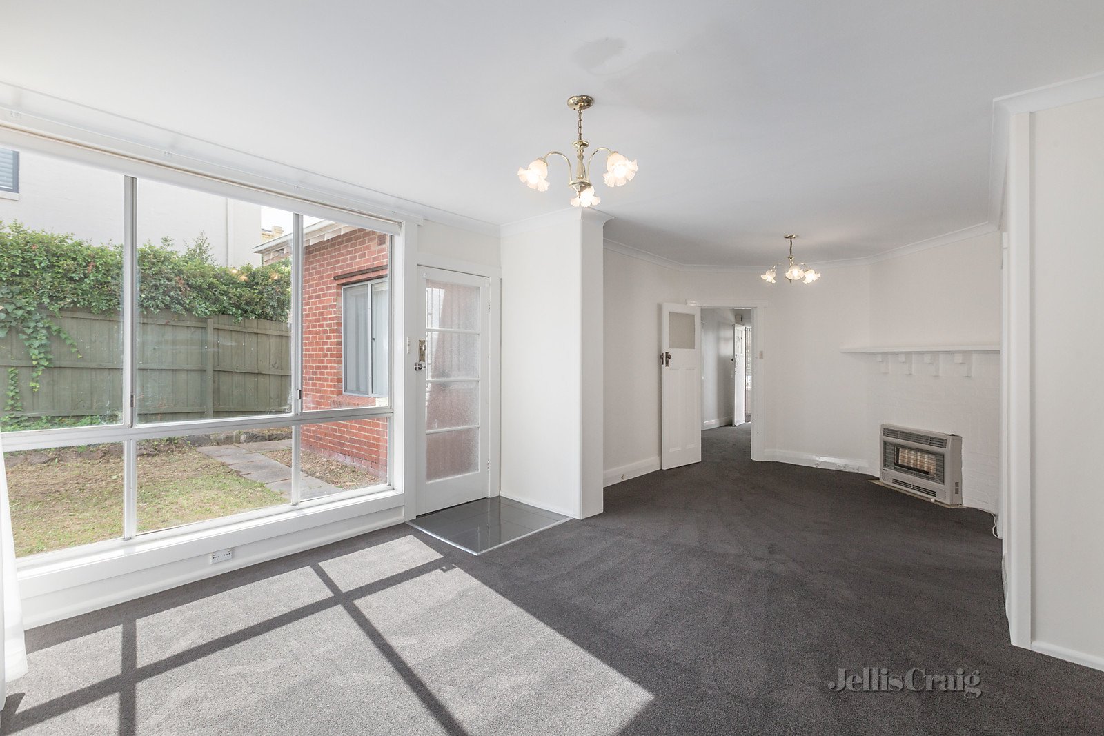 18 Iris Road, Glen Iris image 5